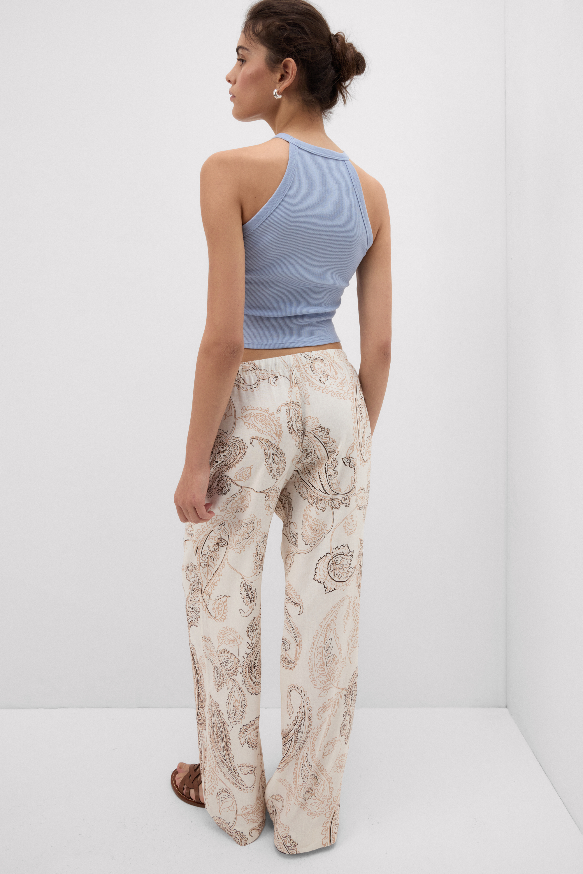Pantalone in Lino e Viscosa Get Noticed