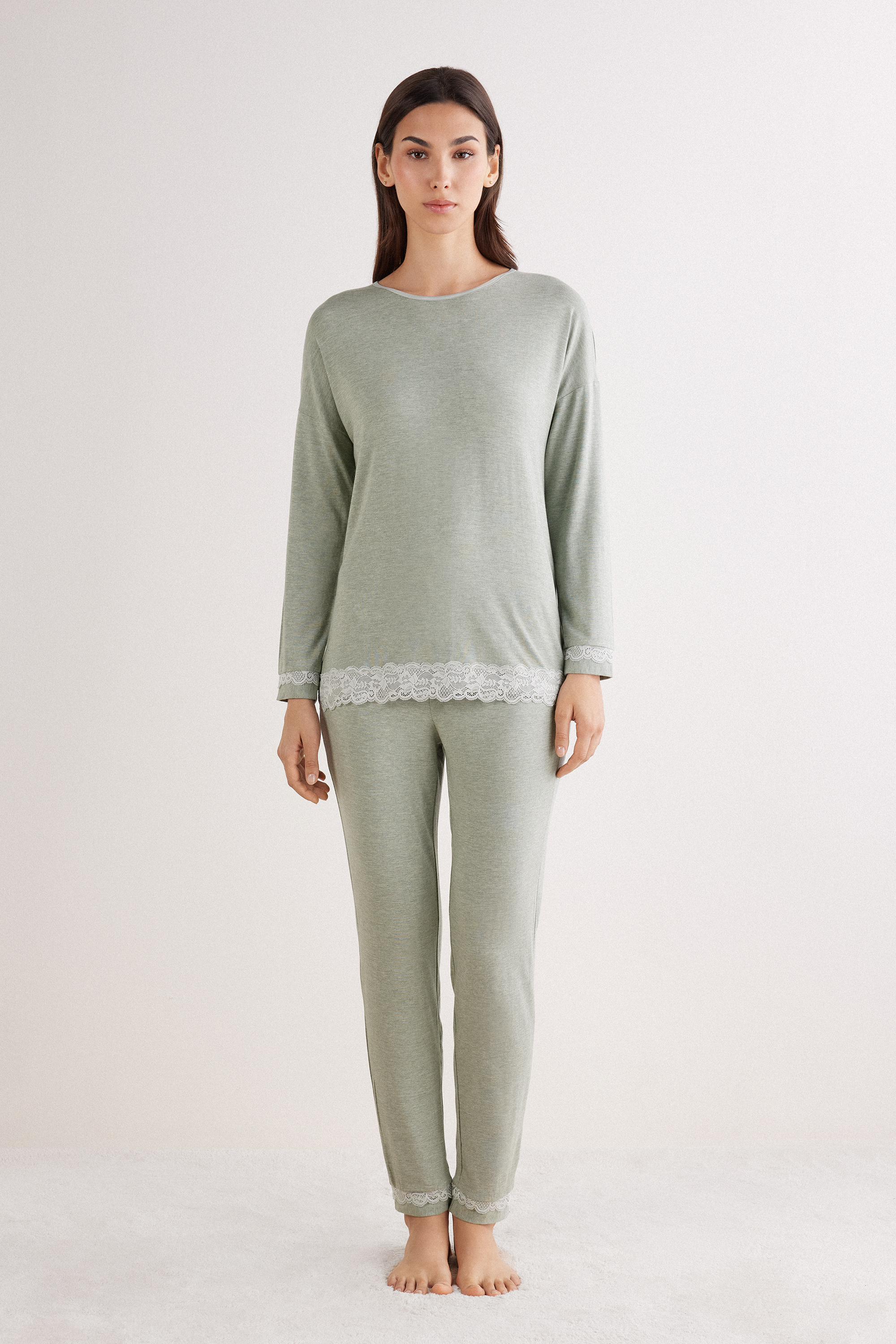 Pigiama Lungo in Modal con Pizzo
