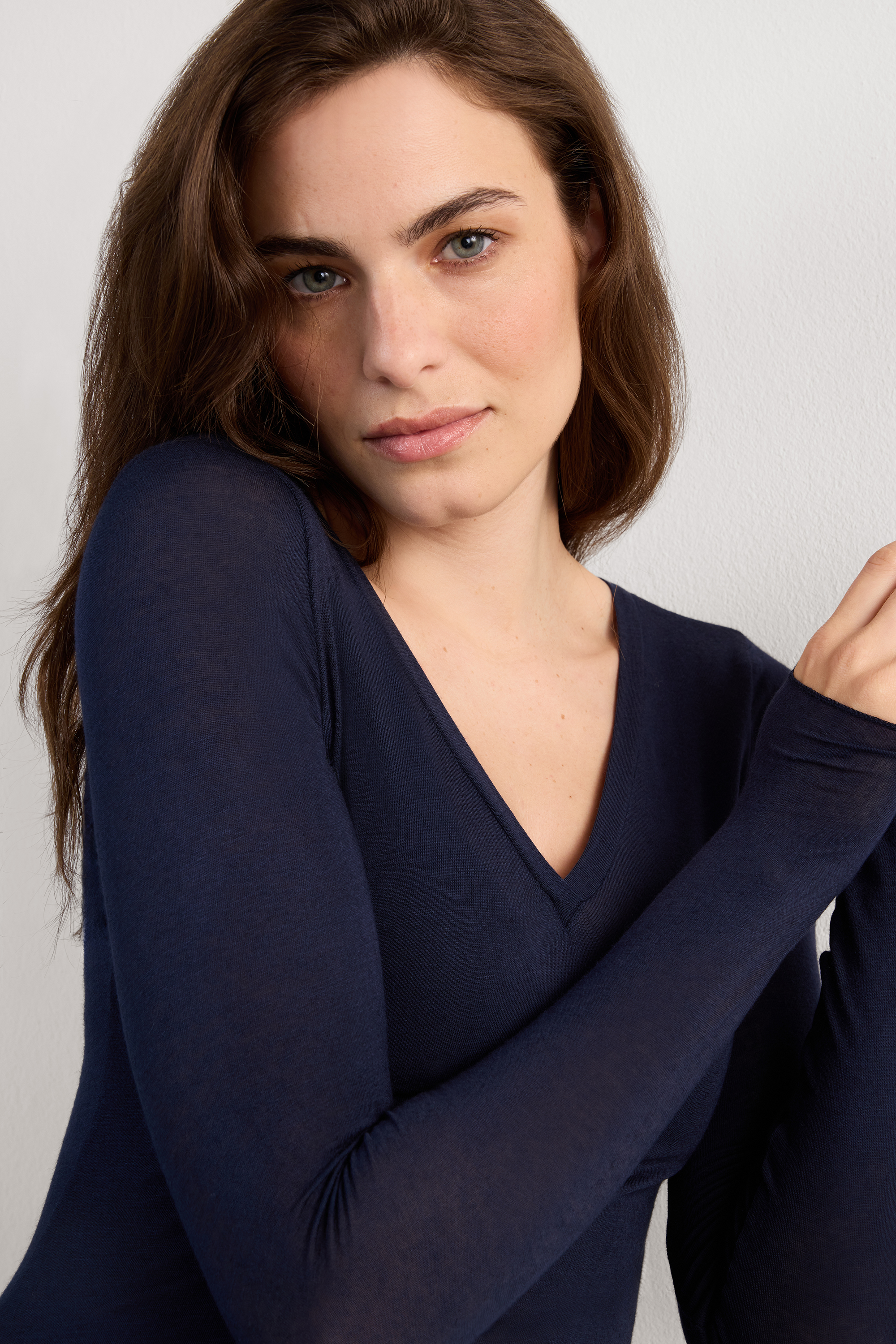 Maglia Scollo a V in Modal Ultralight con Cashmere
