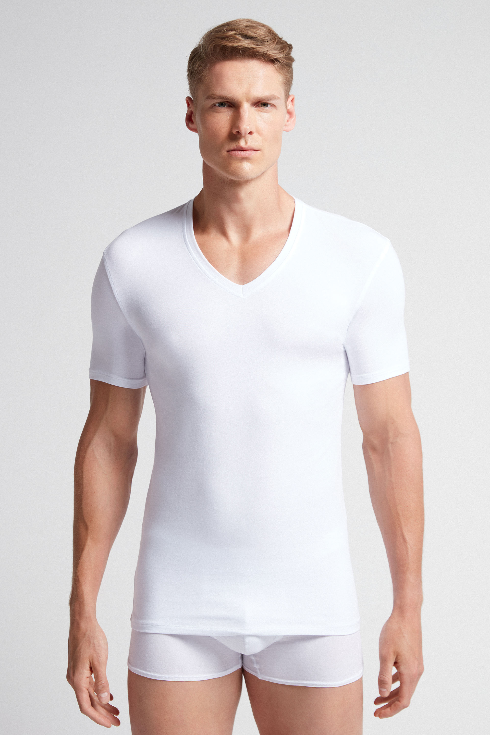 T-shirt con Scollo a V in Cotone Superior Elasticizzato