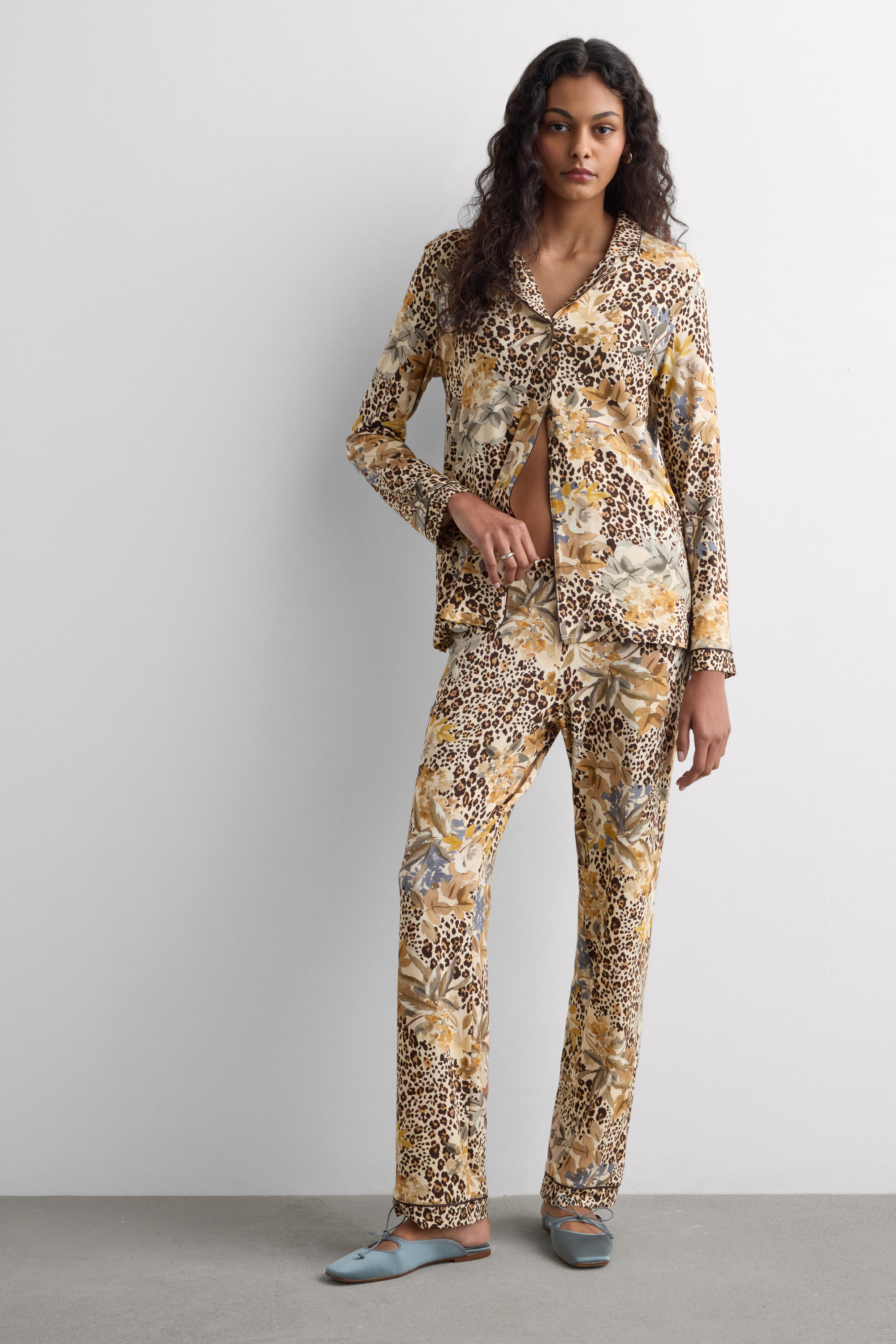 Pigiama Lungo Aperto Davanti in Modal Animalier Simply Iconic