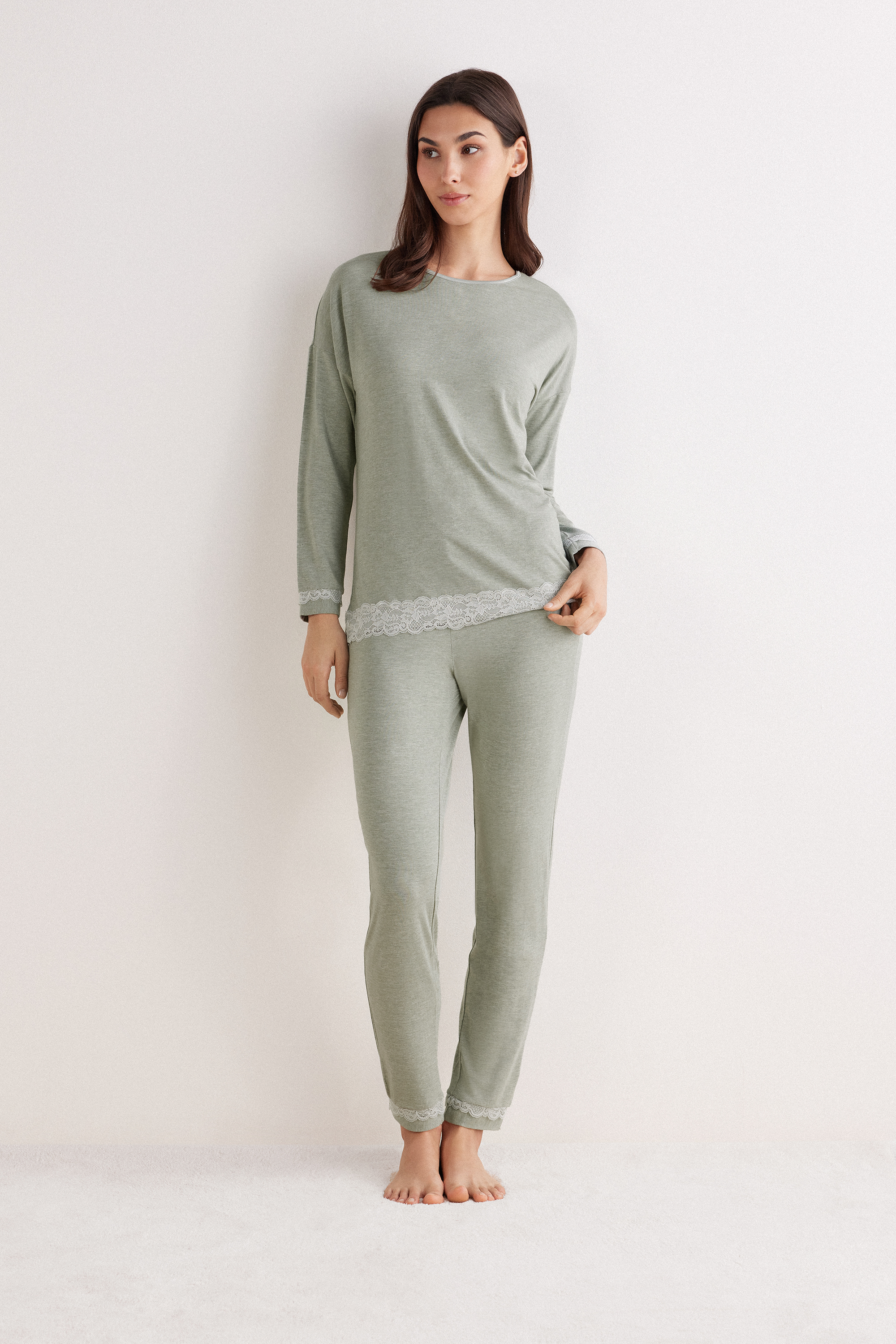 Pigiama Lungo in Modal con Pizzo