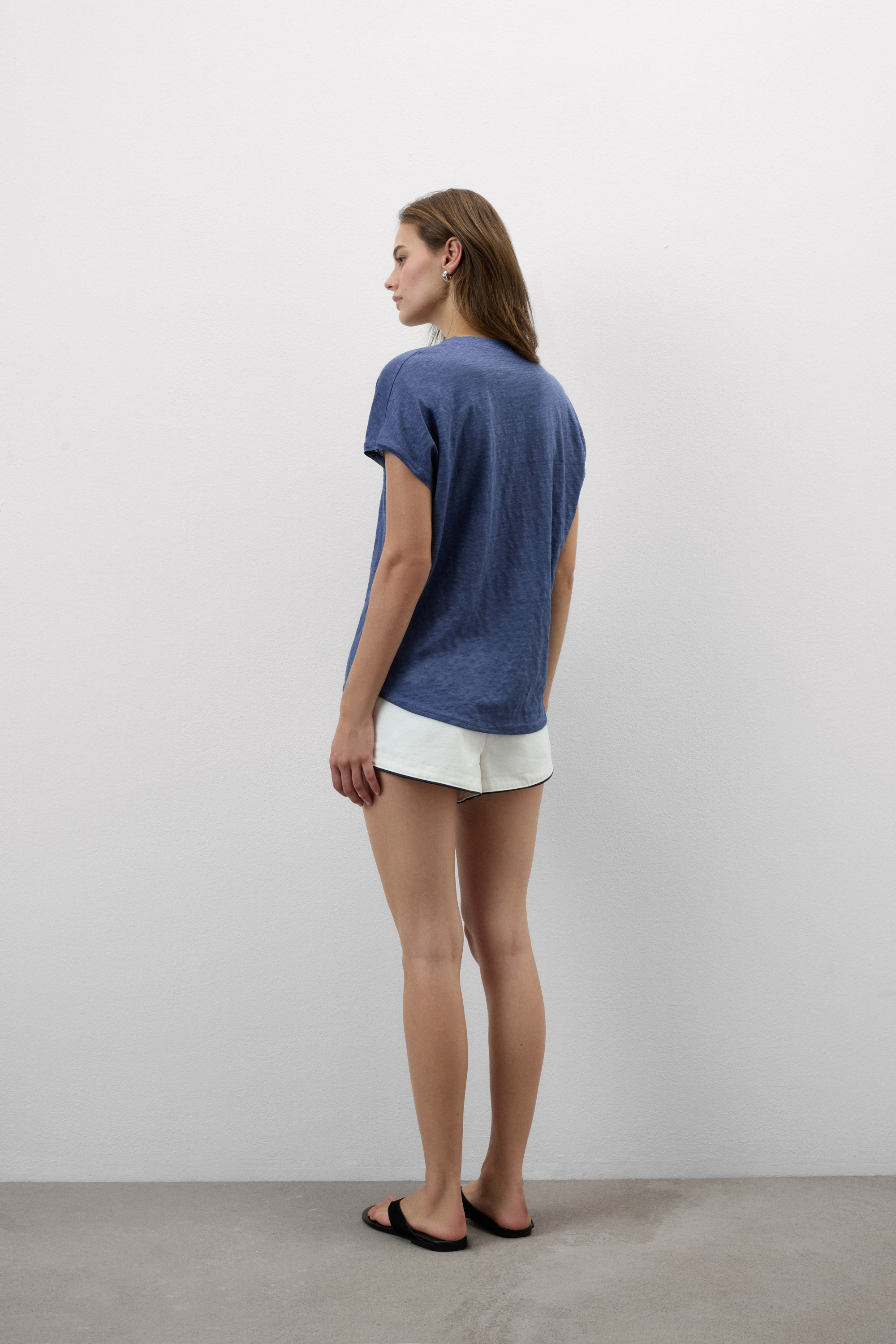 Maglia Manica Corta con Scollo a V in Lino The Pure Linen
