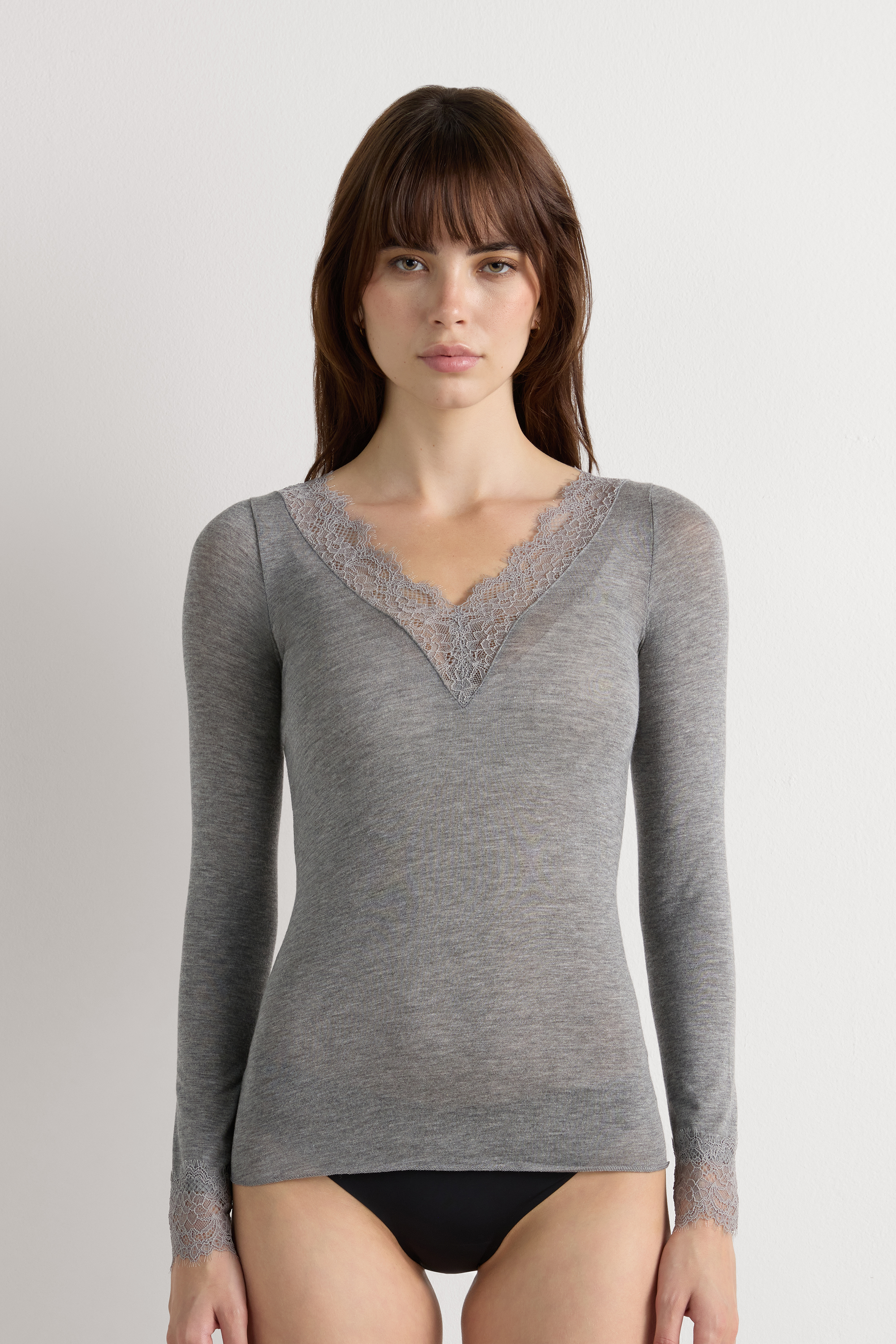 Maglia Scollo a V Ultralight con Cashmere e Pizzo