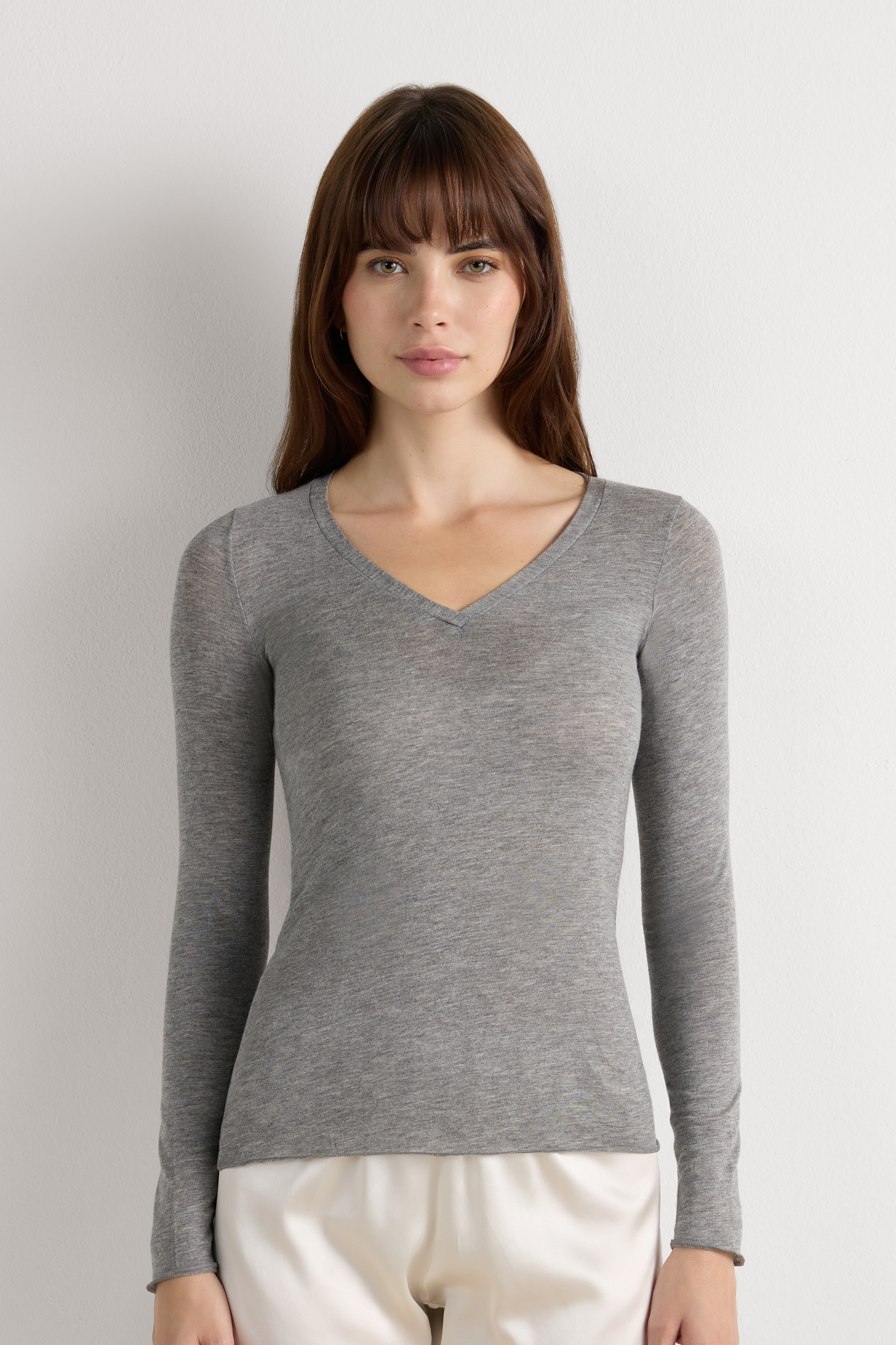 Maglia Scollo a V in Modal Ultralight con Cashmere