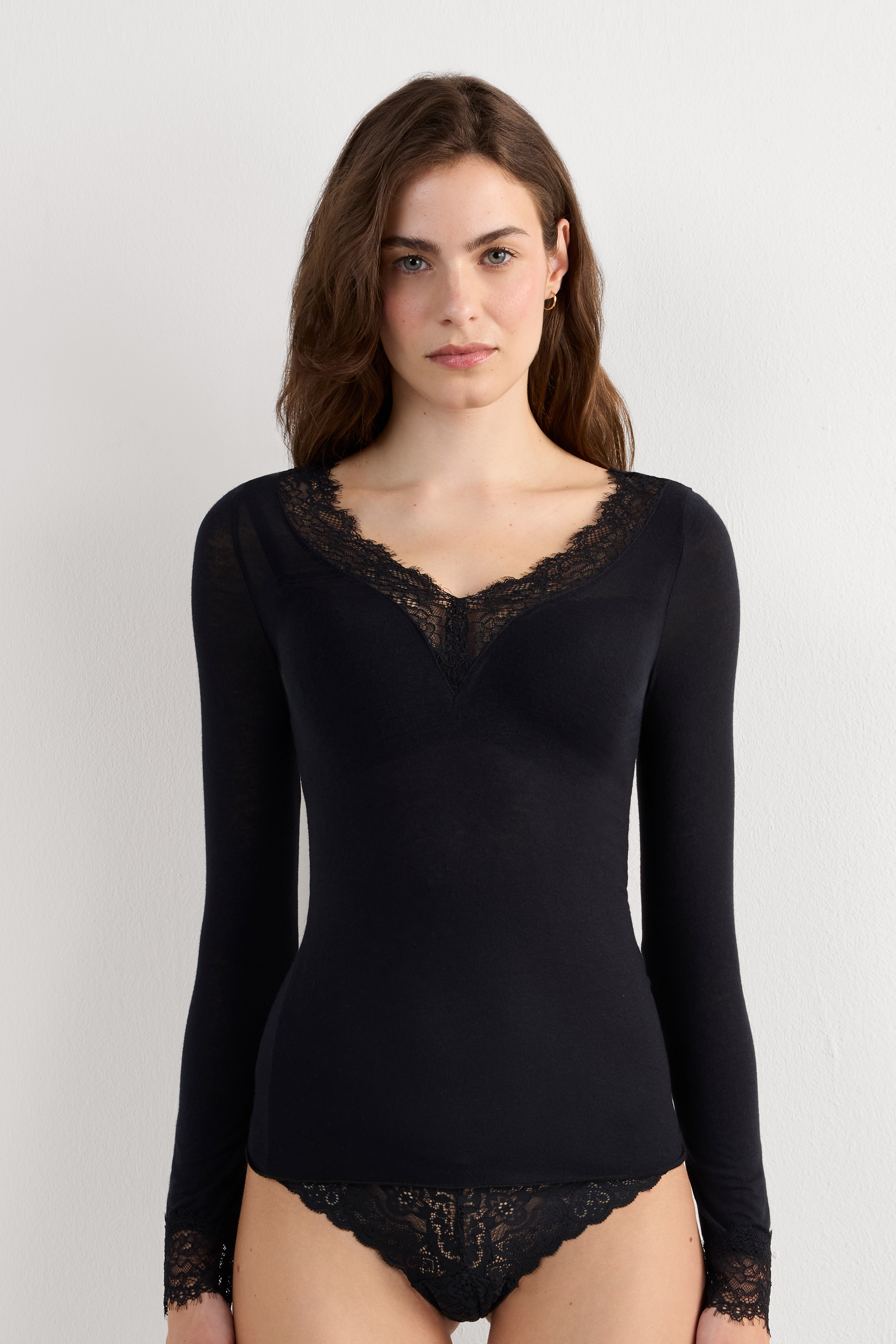 Maglia Scollo a V Ultralight con Cashmere e Pizzo